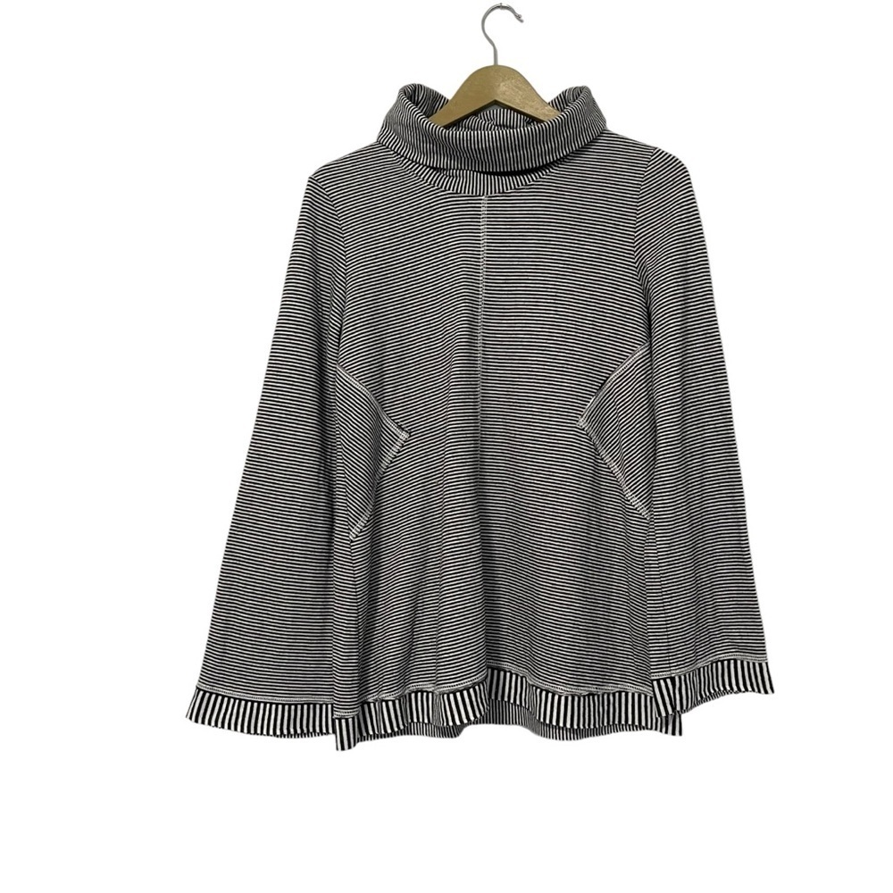 Anthropologie Maeve Black White Striped Bell Sleeve Turtleneck Top Size Small‎